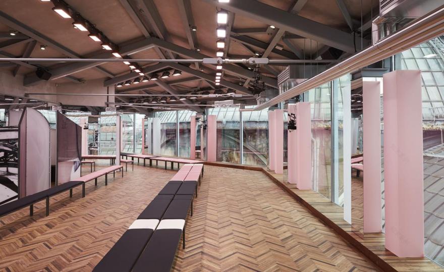 普拉达 2018 度假系列在米兰 Galleria Vittorio Emanuele II 举行-10