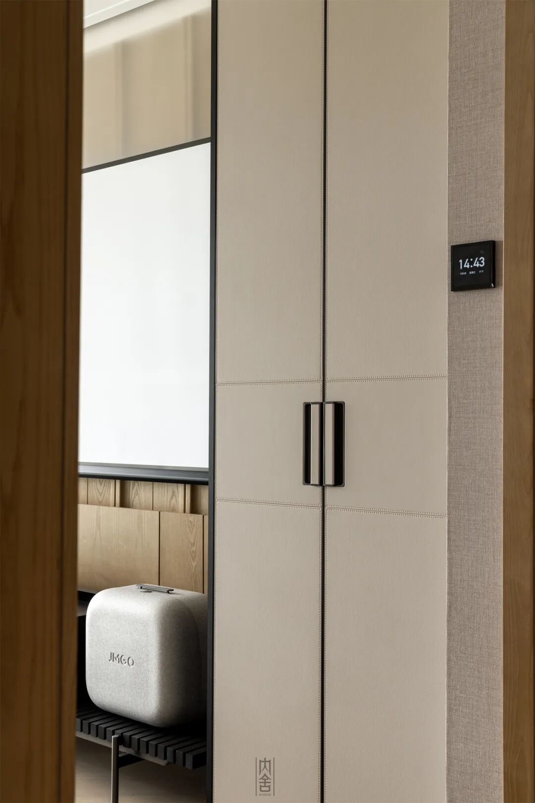 内舍软装丨143㎡意式原木风，光的走向，决定了家的节奏。-23