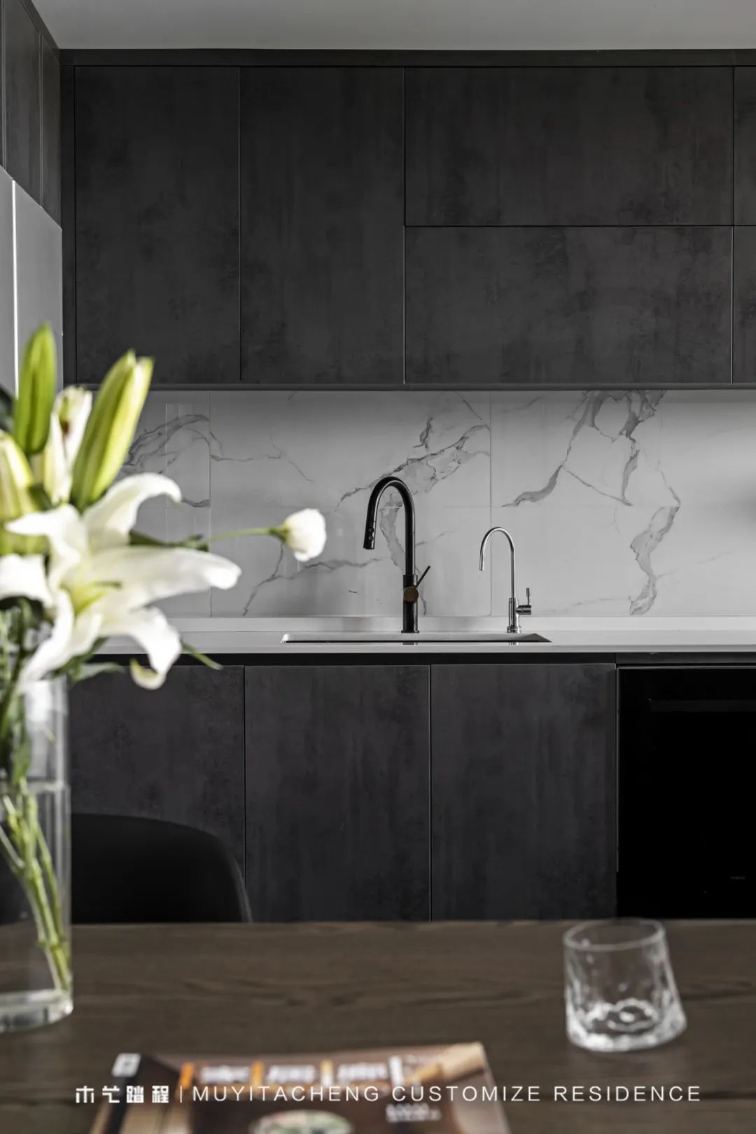 极简黑白,家的温度与高级定制丨中国重庆丨重庆木艺踏程全屋定制-38