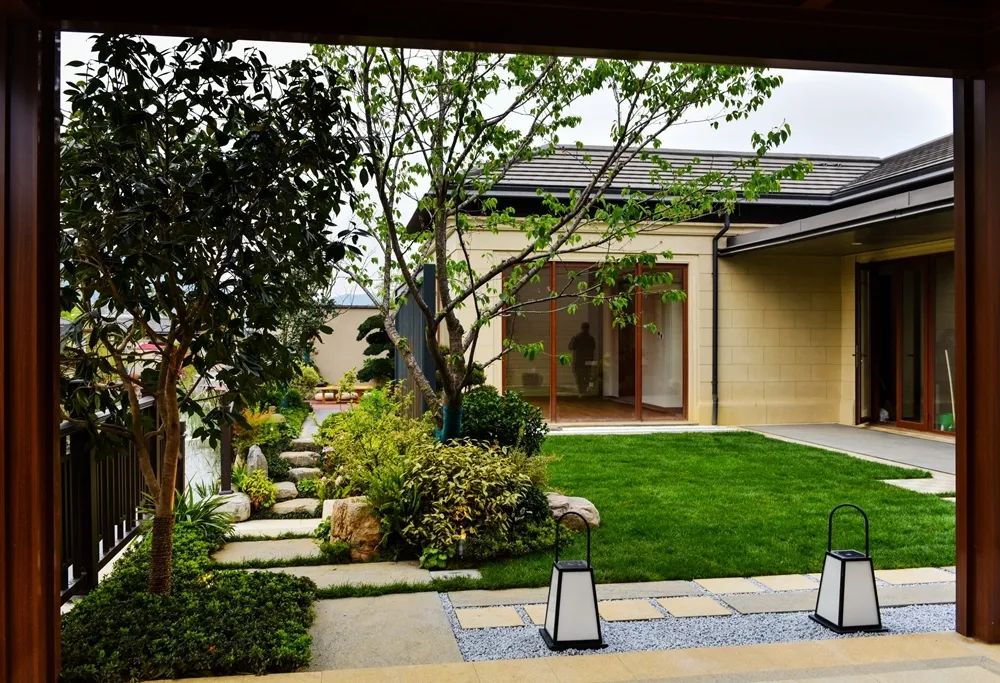 草月流打造禅意庭院，呈现现代生活雅致空间-13