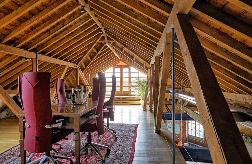 Tower Bridge London Apartment in a Converted Victorian Leather Warehouse-27