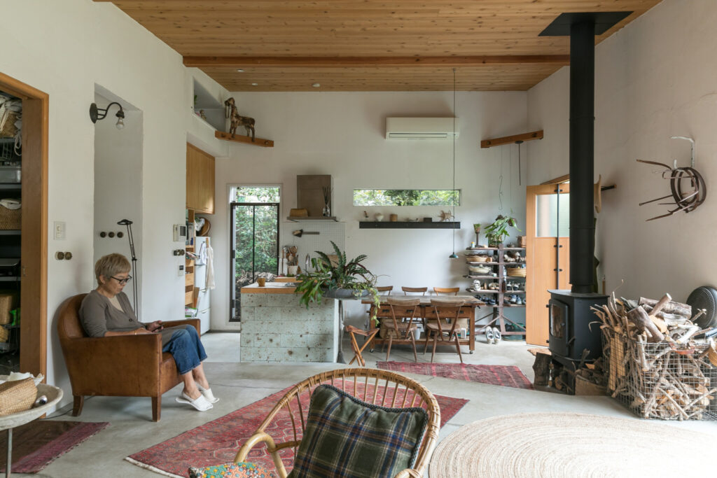 建築デザイナーの自邸　鎌倉の緑豊かな高台に建つ 居心地の良い小さな平屋 | Style of Life | 100%LiFE-0