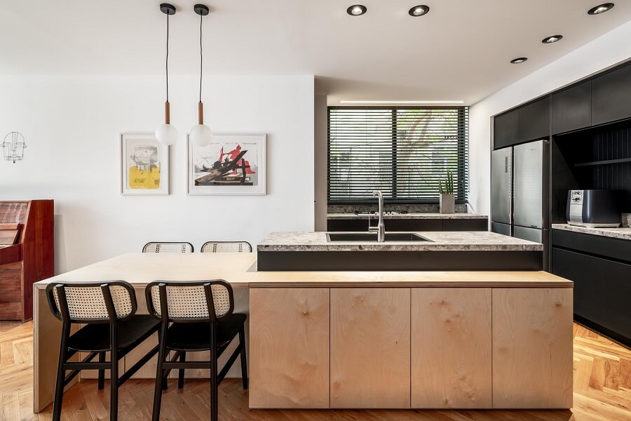 100 מר בתל אביב: המעצב של החבר שלי, מעצב שלי. - WALLS : WALLS-23