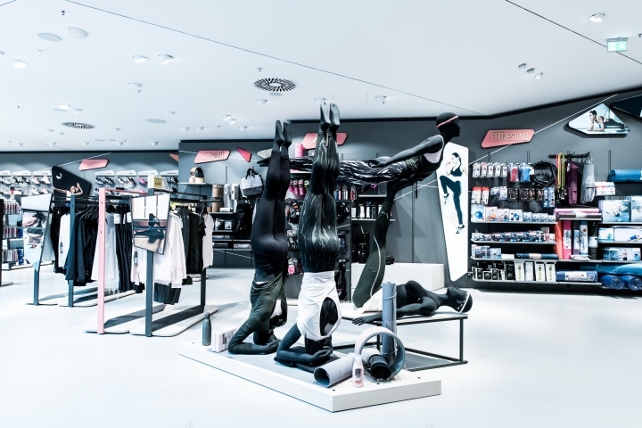 L&T 体育用品店-11