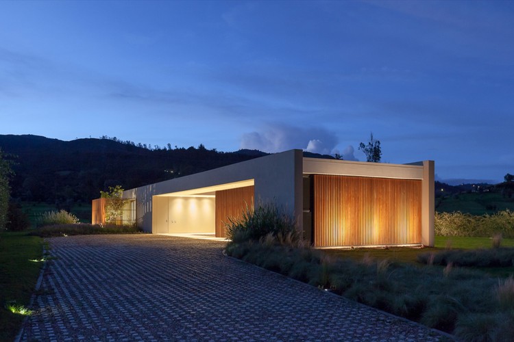 40 岁卡萨 · 与自然共生的单一层次住宅-30