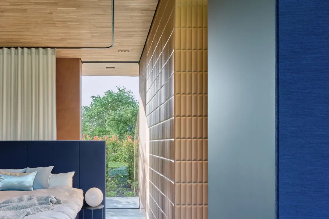 后院“悬浮连接”建筑丨Ippolito Fleitz Group-18