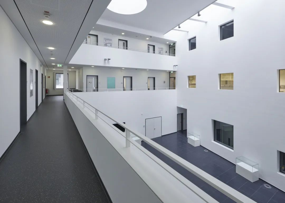 波鸿鲁尔大学ZGH研究中心丨德国波鸿丨盖博建筑设计-37