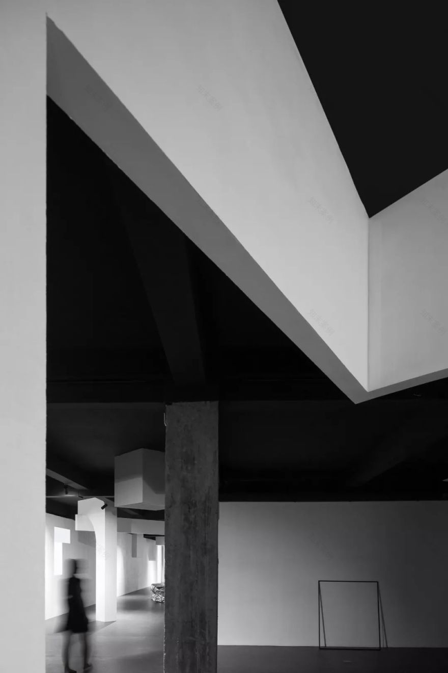 梦境边缘的生活艺术展厅-24