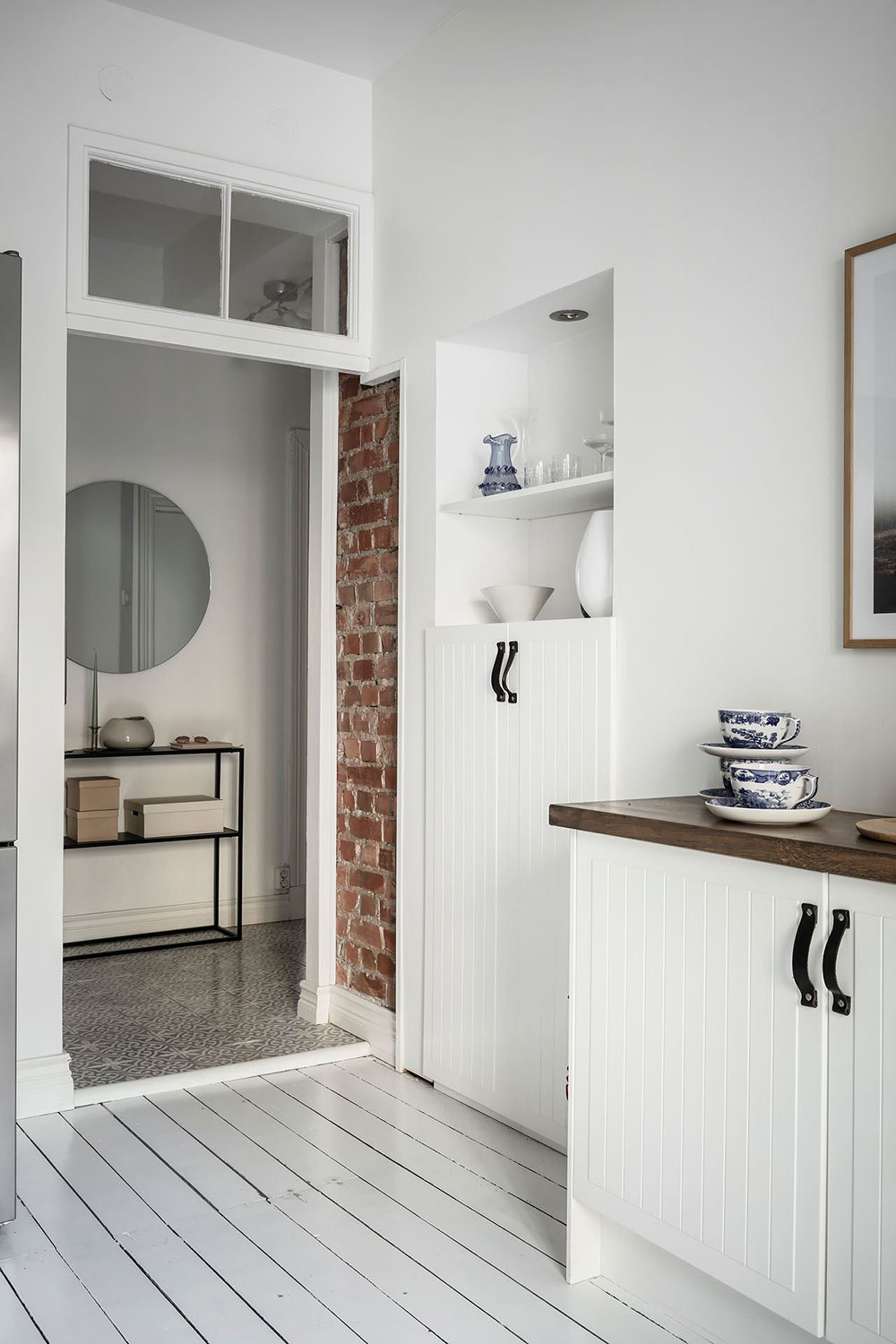 北欧风格清新公寓,色彩碰撞的宁静空间-27