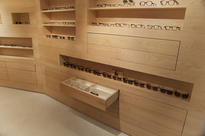 临街眼镜店-14