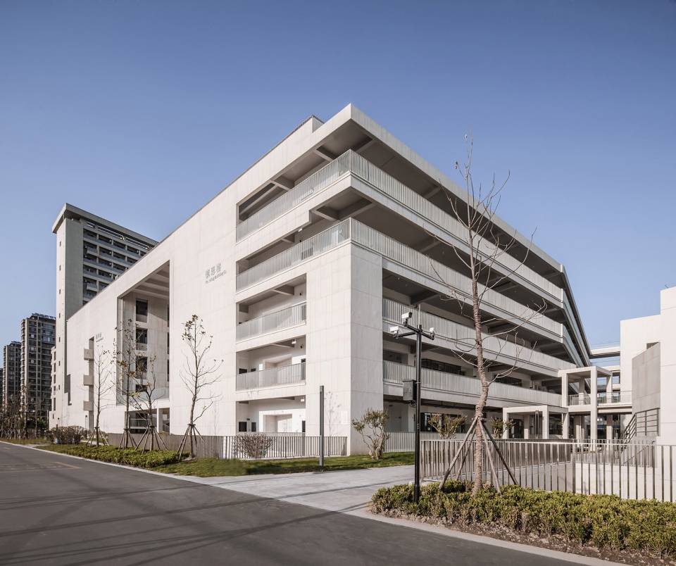 江苏省靖江高级中学新校区丨中国江苏丨江苏中锐华东建筑设计研究院有限公司荣朝晖工作室-156