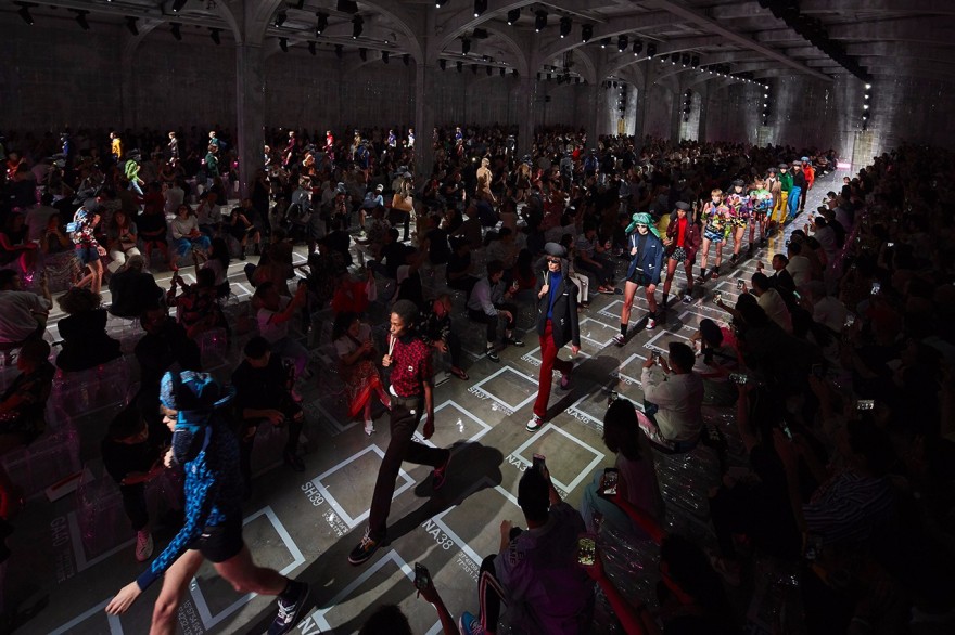 AMO新作 笛卡尔式空间——PRADA 2019春夏男装时装秀-17