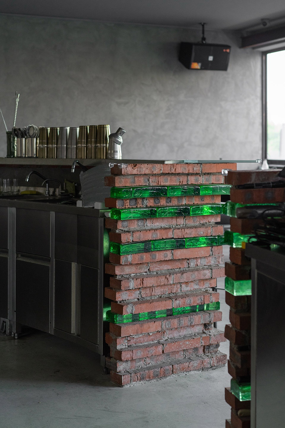 Imagine 酒吧 | 旧材新用，焕发蓬勃生命力-22