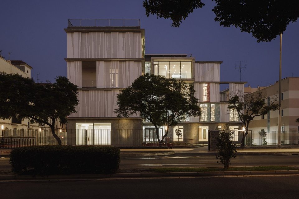 Malaga 红十字协会办公总部丨西班牙丨endosdedos® architecture-63