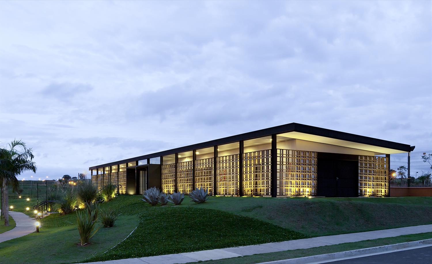 巴西 ALP Bauru 住宅区 | 极简主义与环保材料的完美结合-2