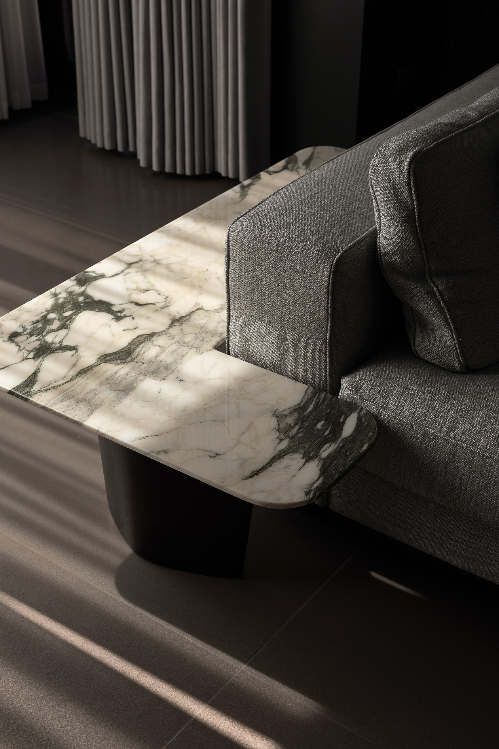 暗色系高级优雅私宅实景拍摄成片-5