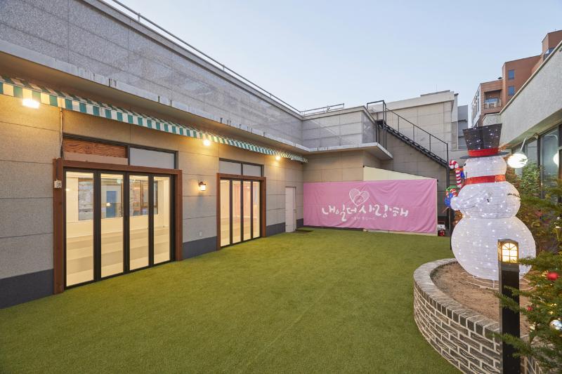 融合实用与美观的 56 平爱犬咖啡厅设计-18