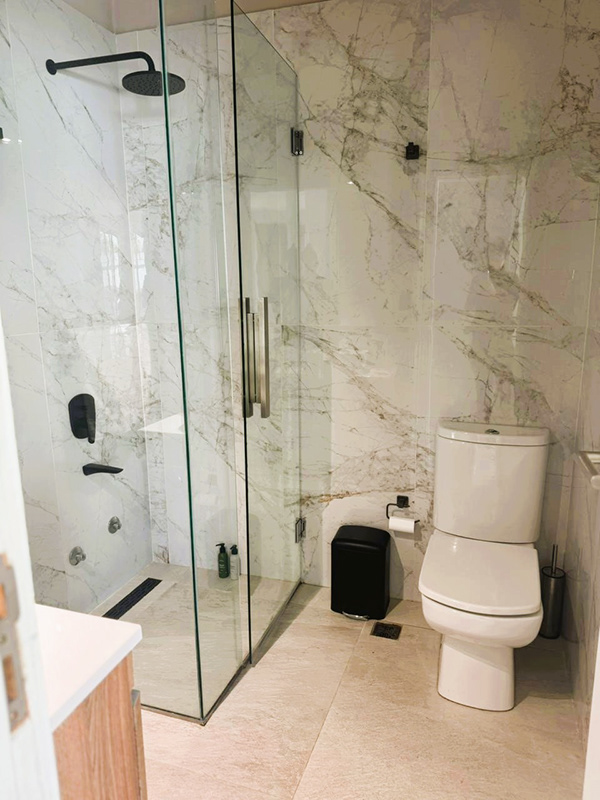 未明确提及(以文本描述可暂称“阿根廷布宜诺斯艾利斯卫生间改造项目”)-6