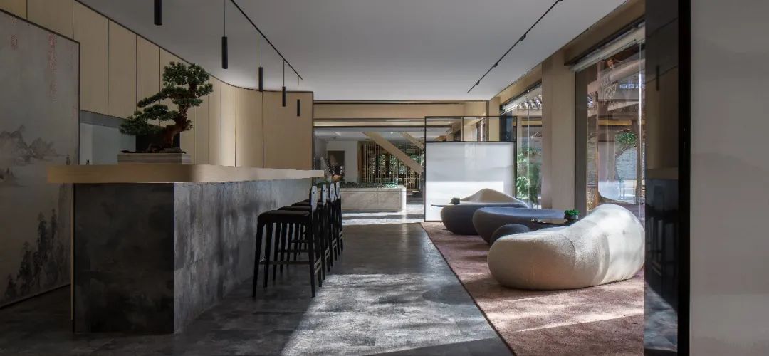 古镇茶香，阳光下的成都华侨城七十二院售楼部-40