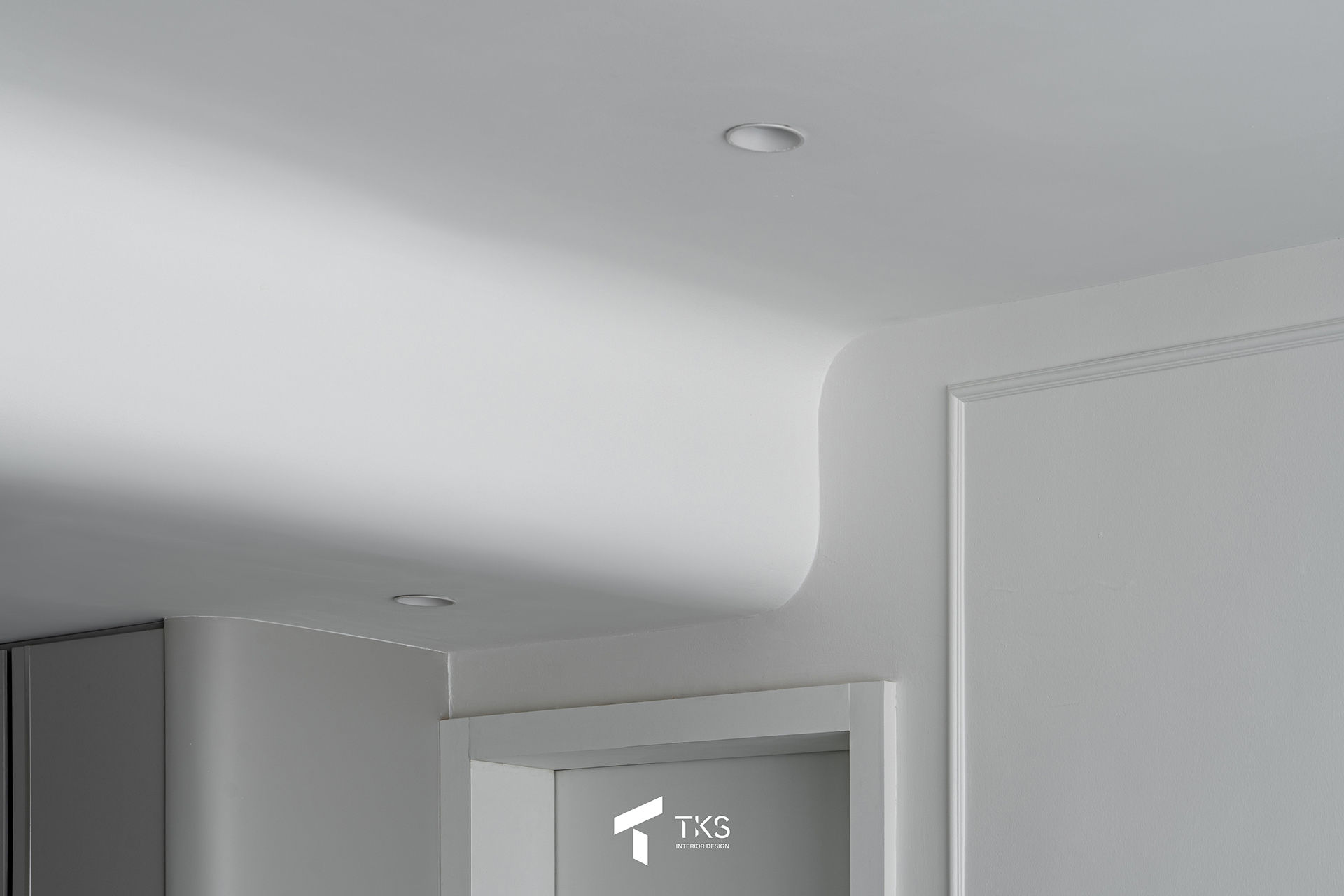 "Streamlined Contemporary French Design" @ EAST PARC-23