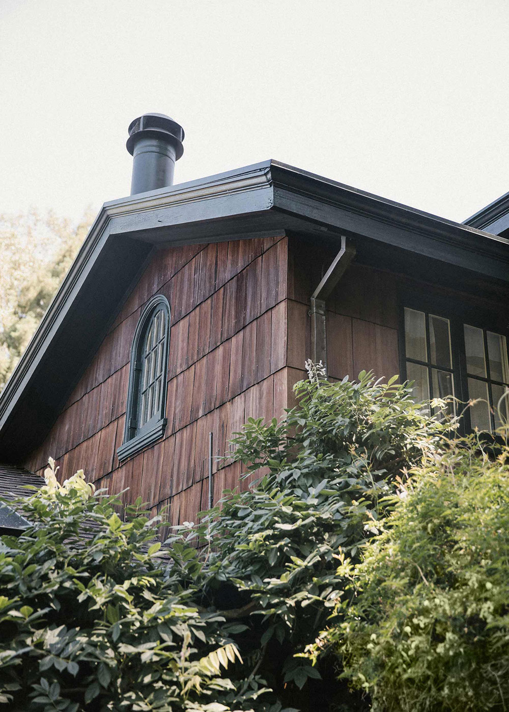 加州独特百年木屋，自然光与复古风的完美结合-2