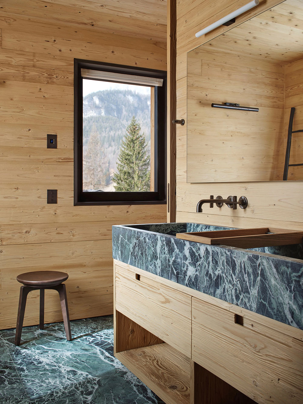 意大利阿尔卑斯山脉公寓的温馨优雅设计-12