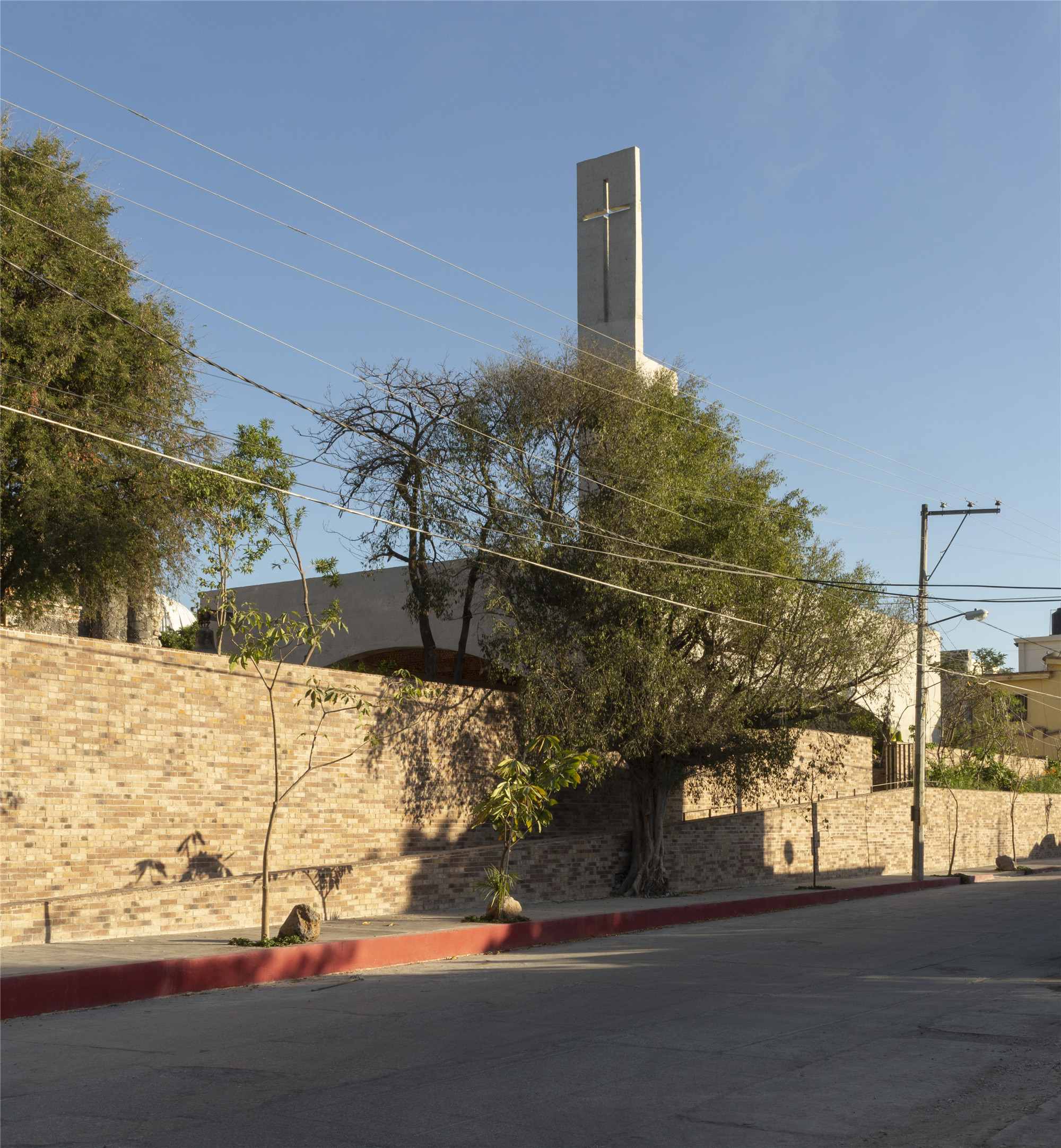 图拉圣堂:围合中的开放丨墨西哥-16