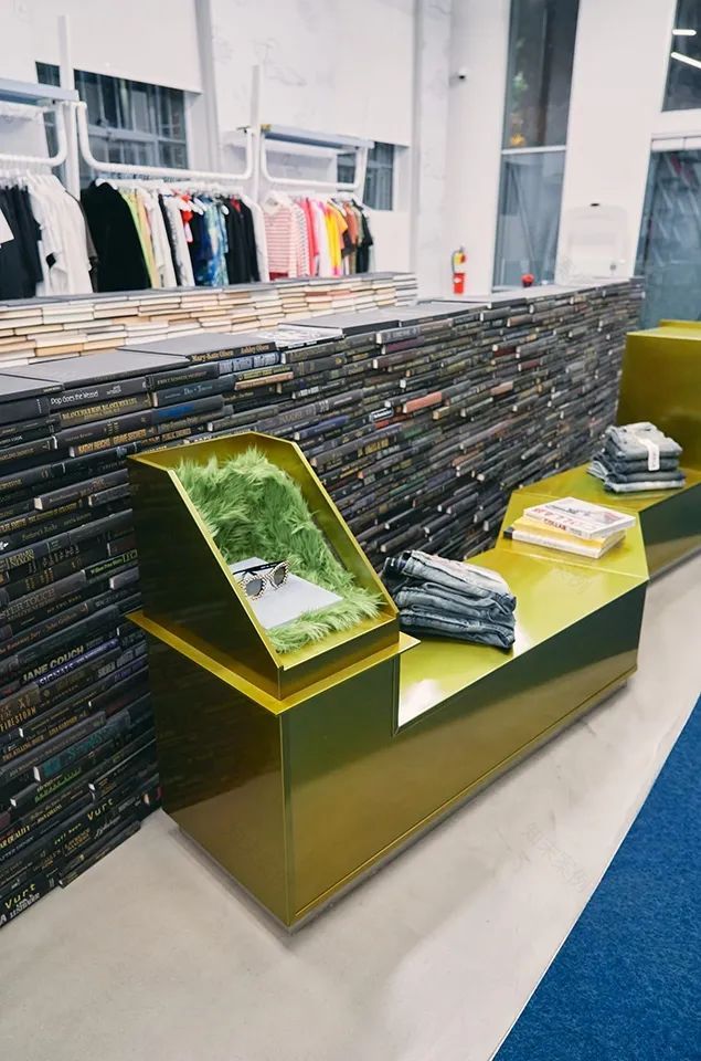 WISH ATL 街头服装和运动鞋精品店设计-9