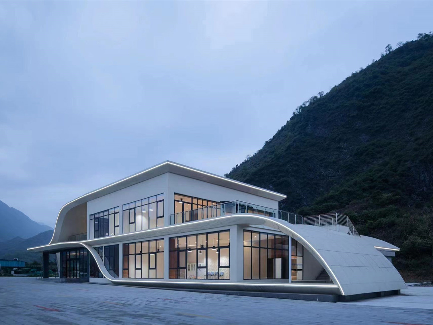 四川智慧高速新基建科研基地项目丨中国四川丨山间建筑-3