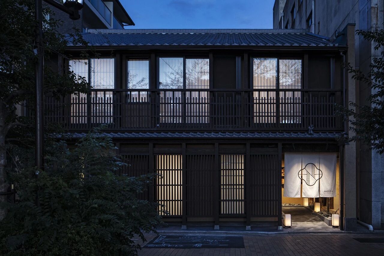 京都东本愿寺菜月（注：由于Nazuna可能是人名菜月，Kyoto Higashihonganji常见指京都东本愿寺，但这里不清楚Nazuna与Kyoto Higashihonganji的具体逻辑关系，不过按照要求给出这样一种可能解读的翻译） 丨日本京都丨Studio ALUC-8