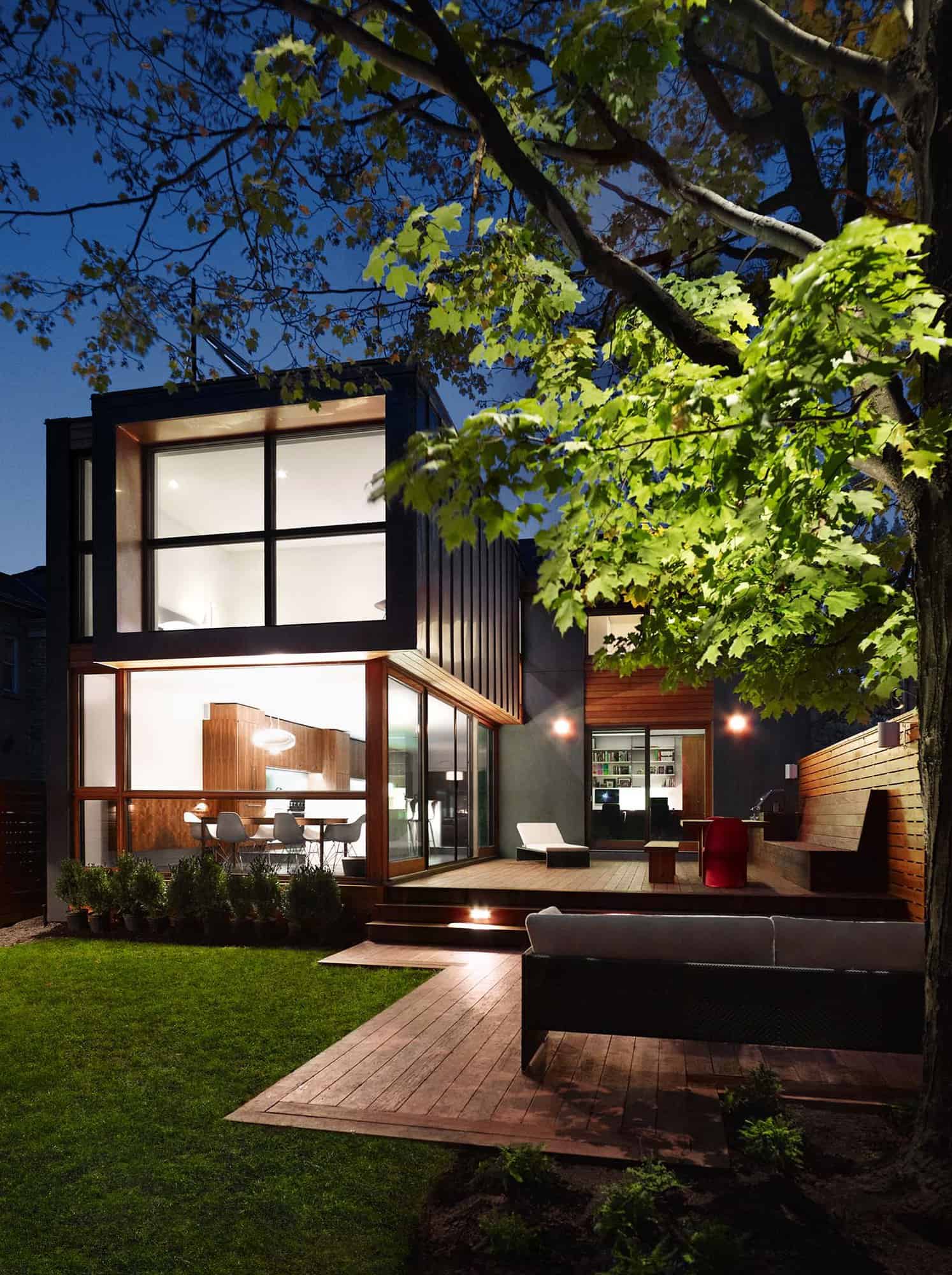 This compact Toronto house gets a stunning modern makeover-26