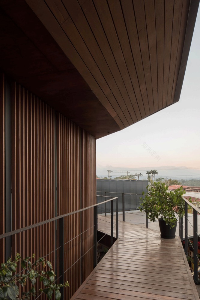 中央之屋 · 融入城市景观的简约现代住宅-36