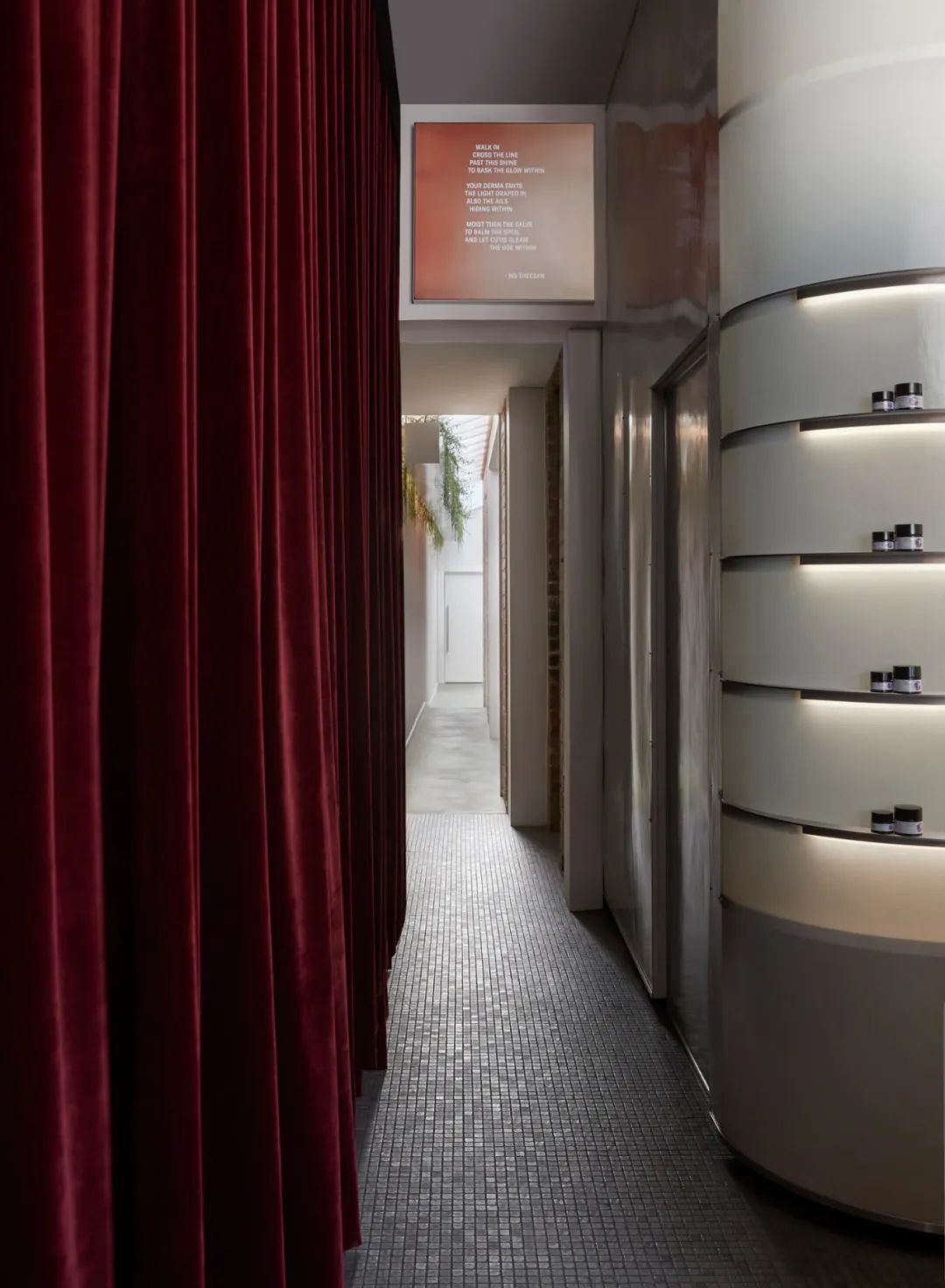 Lilian Von Trapp 珠宝旗舰店设计-14