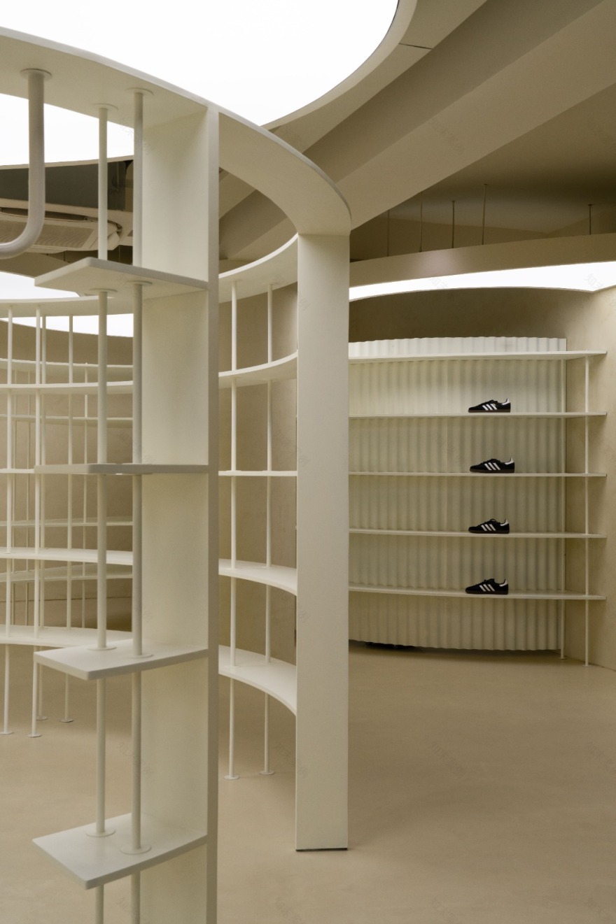 Dawntown(德里运动鞋和街头服饰店)丨印度丨Metanoia Designs LLP-10