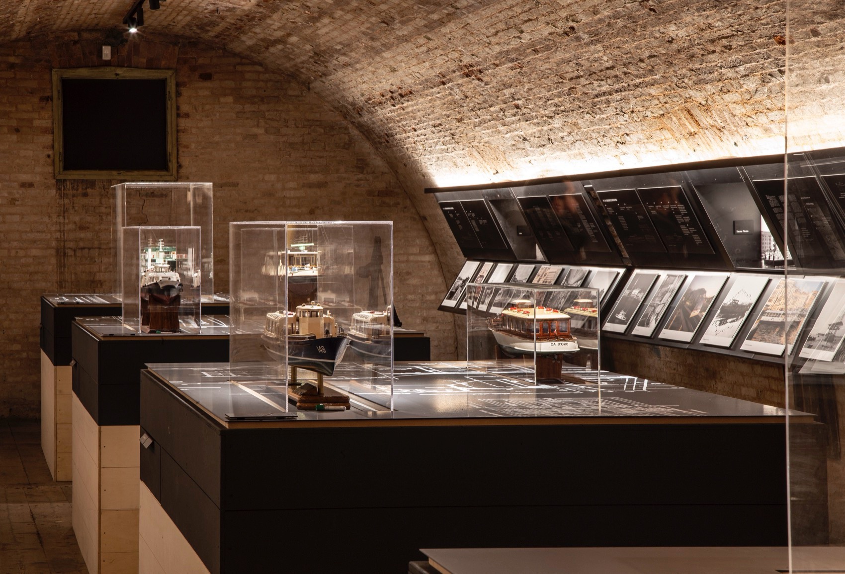 威尼斯的公共交通展览丨意大利丨120 grammi laboratorio di architettura-25