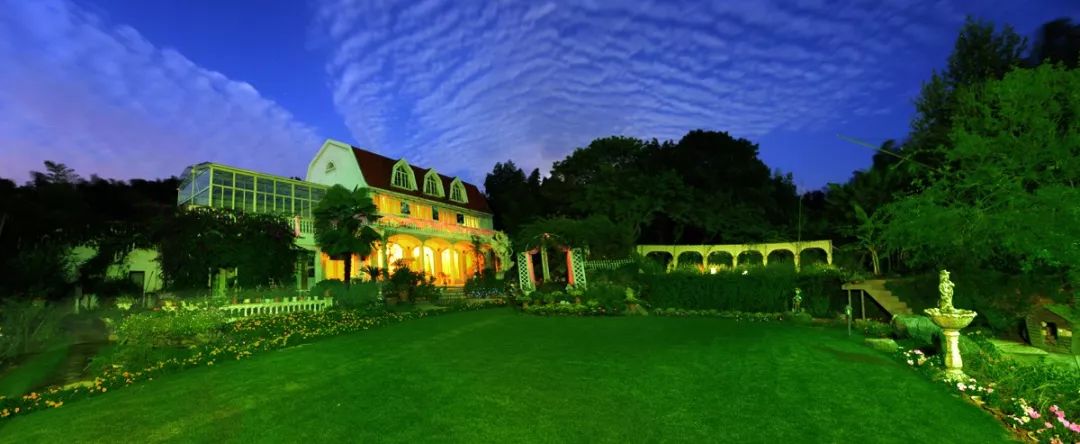 文艺大叔租下8亩林场，花16年种花养草，如今惊艳世人，连美国杂志都给他点赞-217