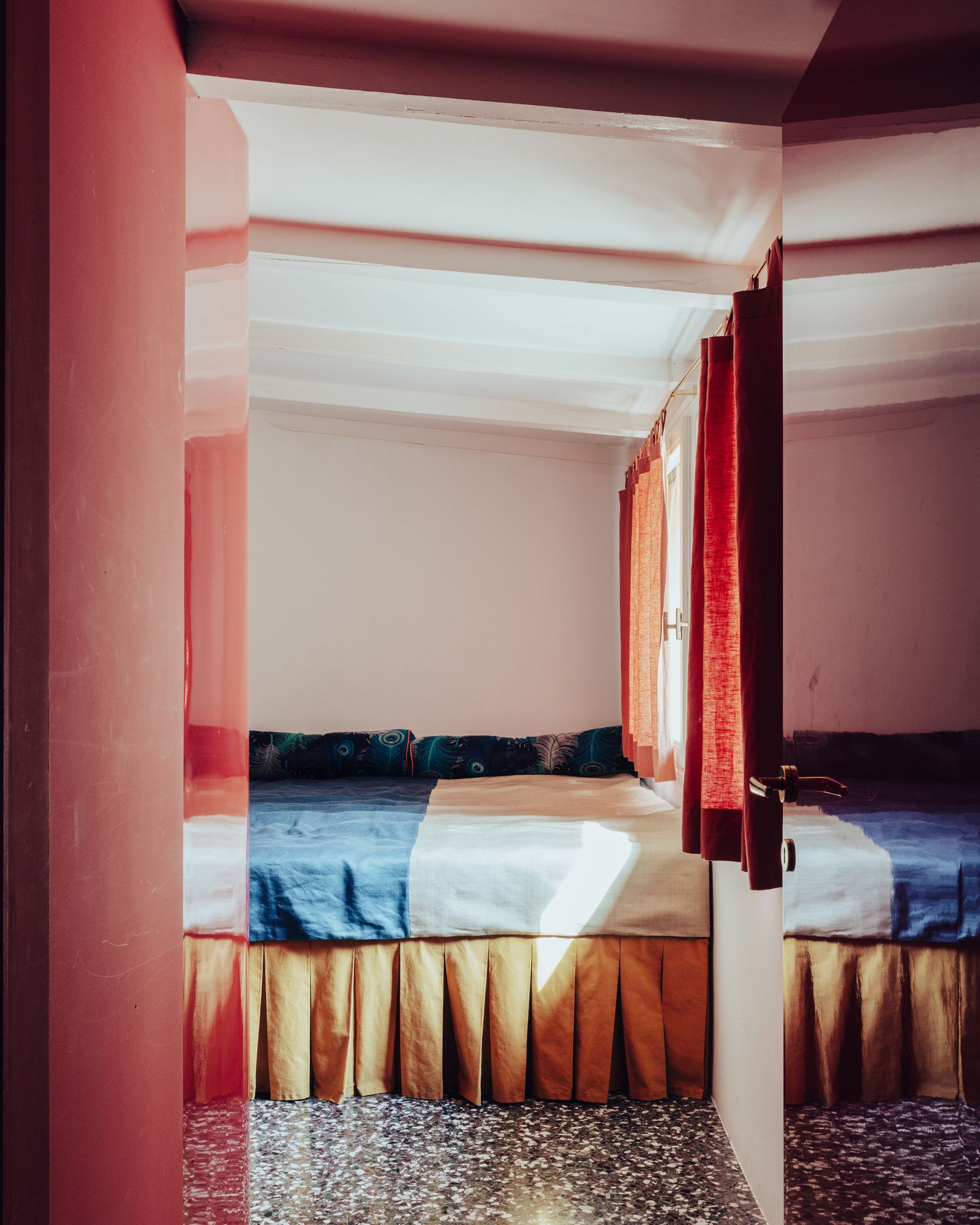 威尼斯昏暗小公寓改造为明亮通风住宅丨意大利-26