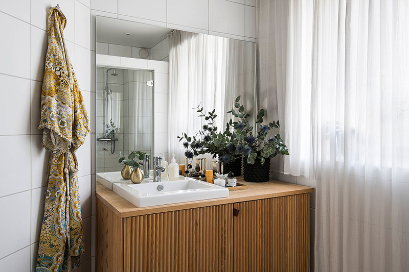 斯德哥尔摩 59 平米独特公寓 | 金色玻璃橱柜与圆形墙面-22