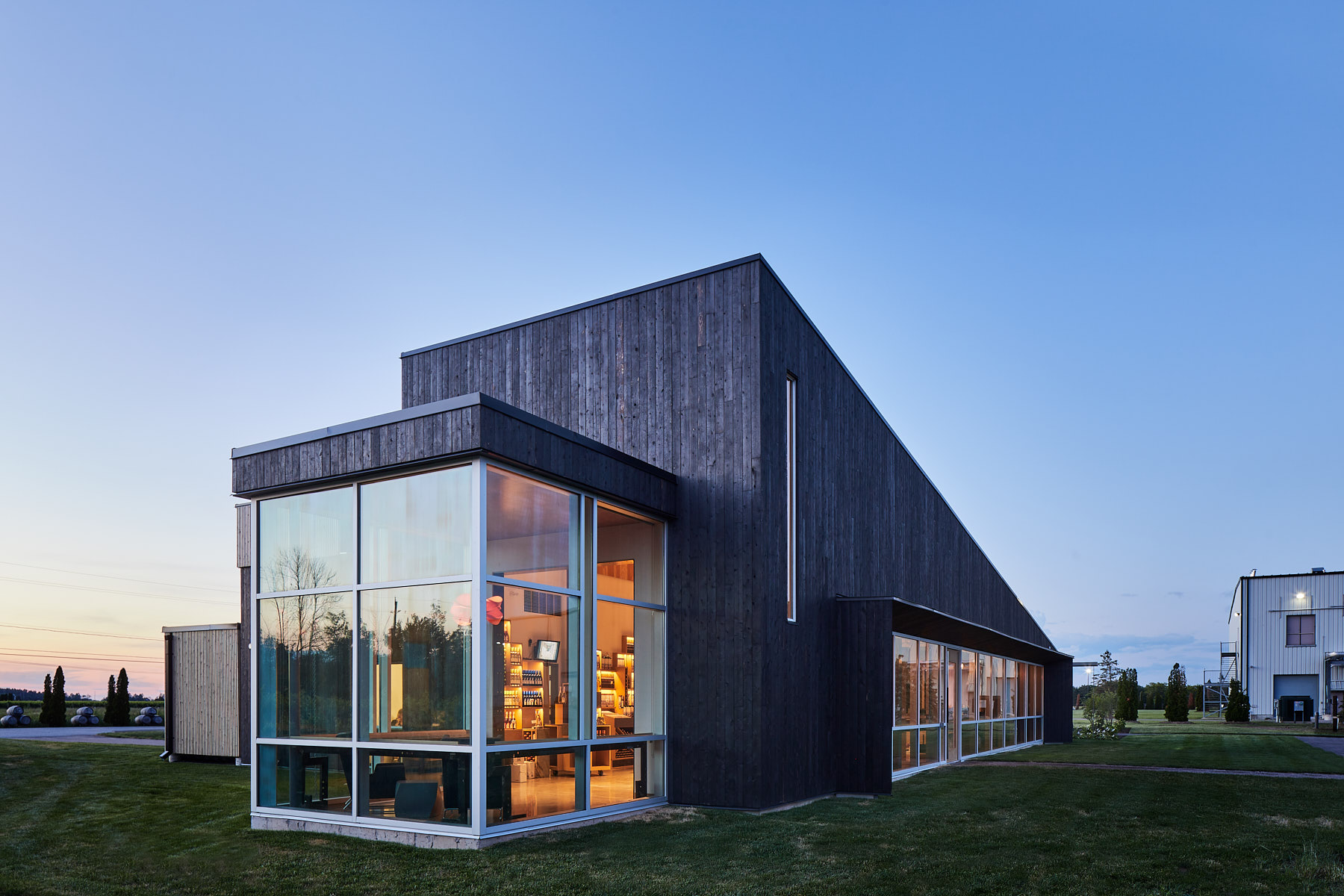 尼亚加拉湖畔葡萄酒庄园零售与品鉴亭-18