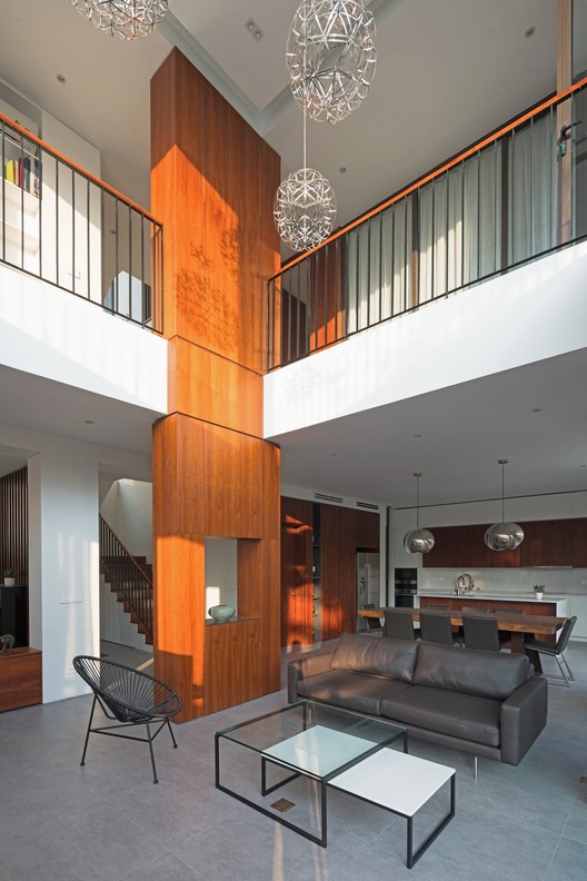 越南城市角落别墅 | 现代风格与自然景观的完美融合-6