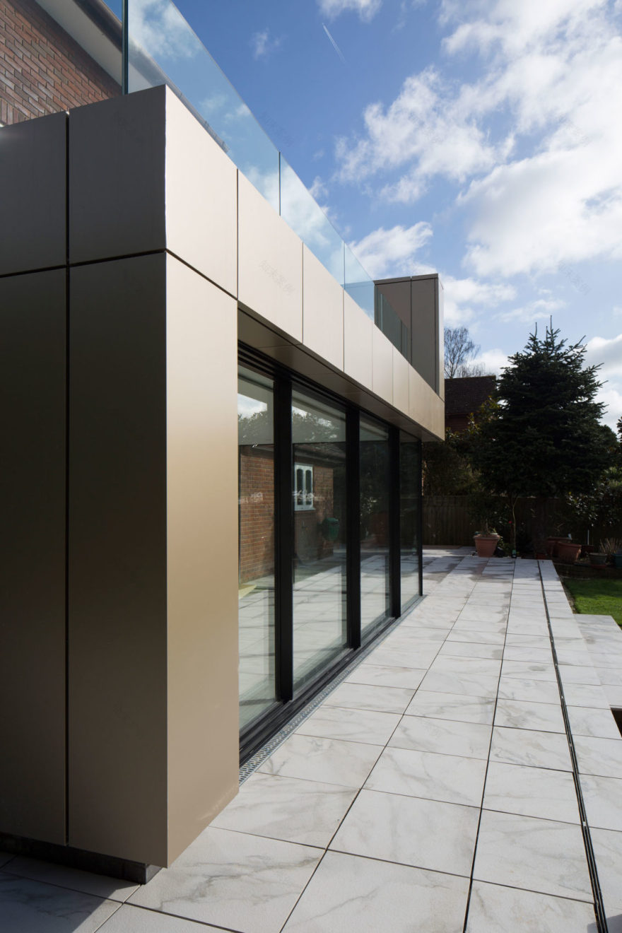 英格兰退休夫妇的现代家居改造-28