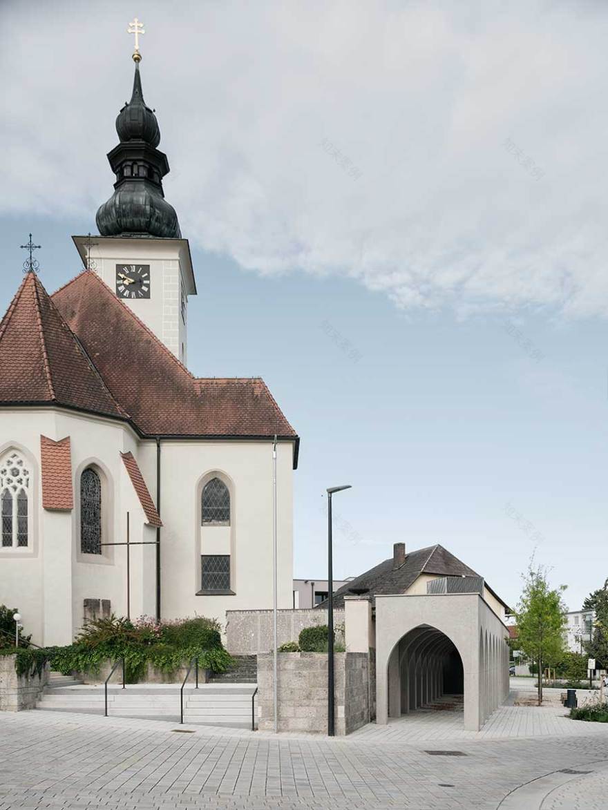 霍尔辛教堂拱廊丨Hertl Architekten-10