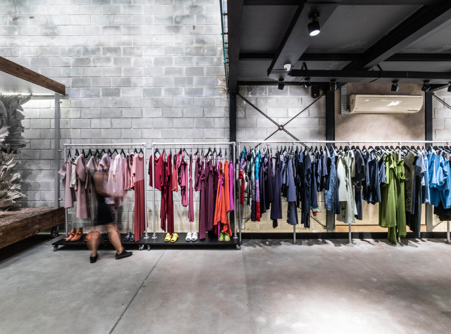 时尚玻璃盒子 | Fernanda Yamamoto 商店的室内设计-9