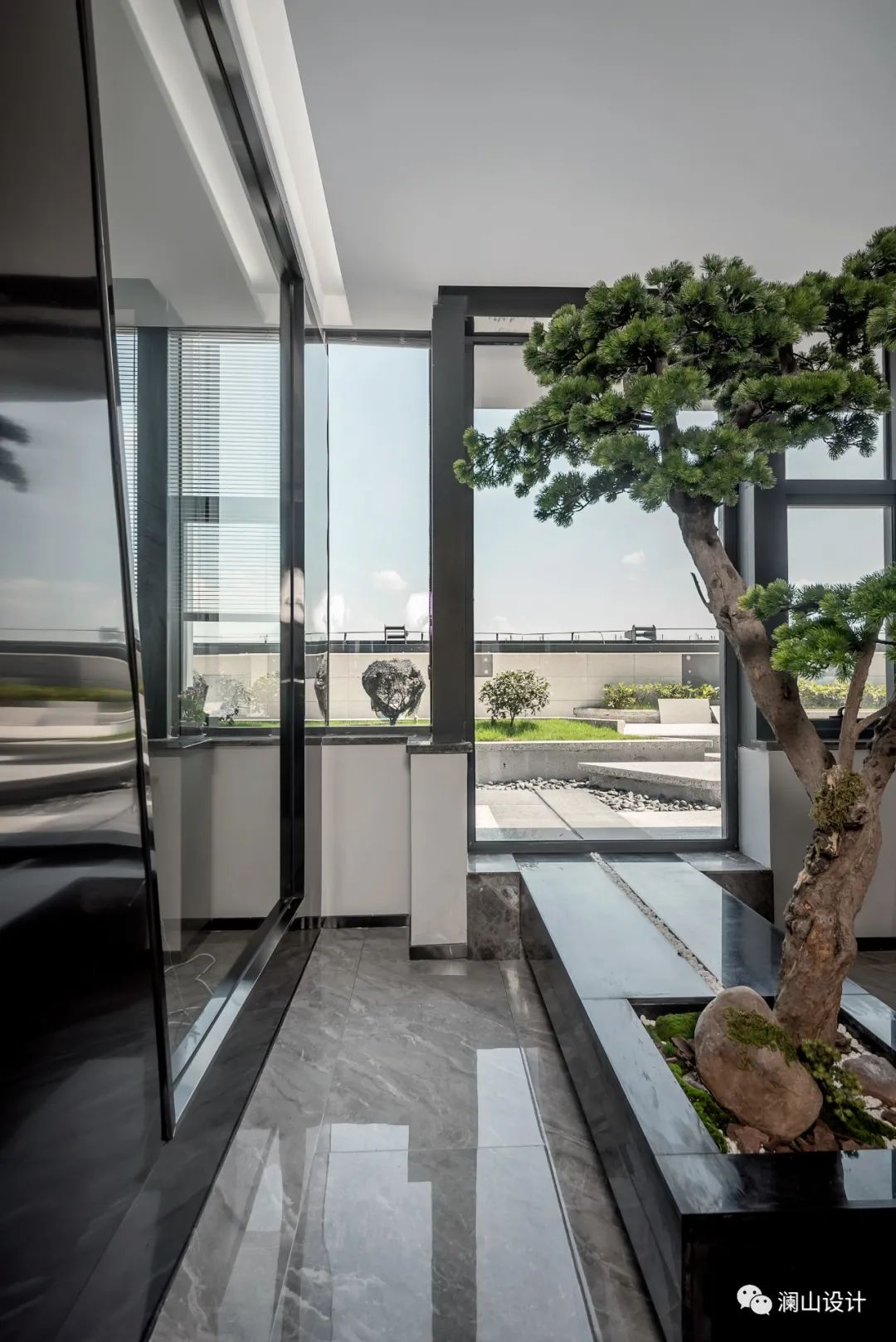 灰色地带 | 现代简约中的自然韵律-19