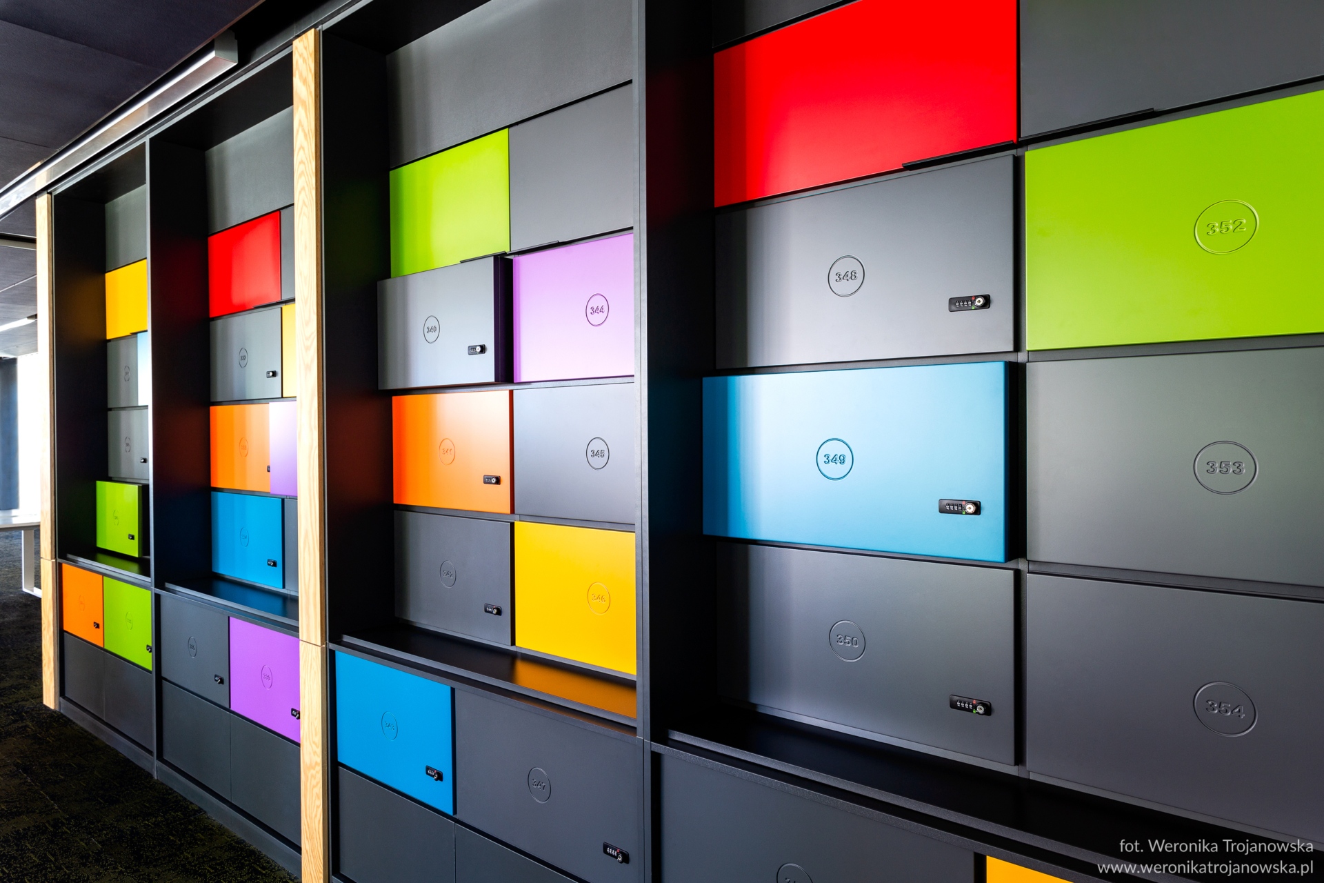 Pi·el Poznań办公楼表面翻新项目丨波兰波兹南丨Artpin-25