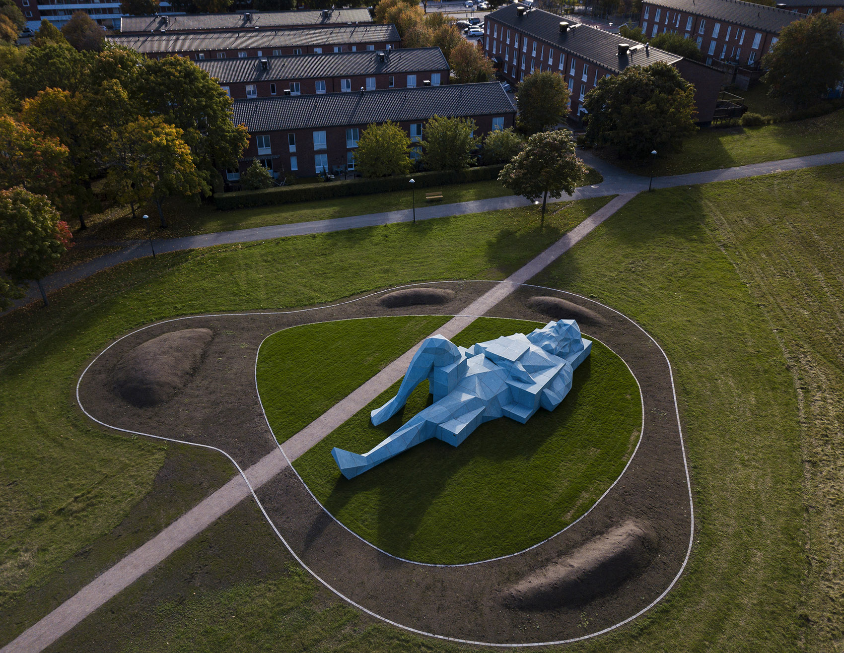 瑞典 Vårbergs 巨人雕塑丨瑞典斯德哥尔摩丨Xavier Veilhan-8