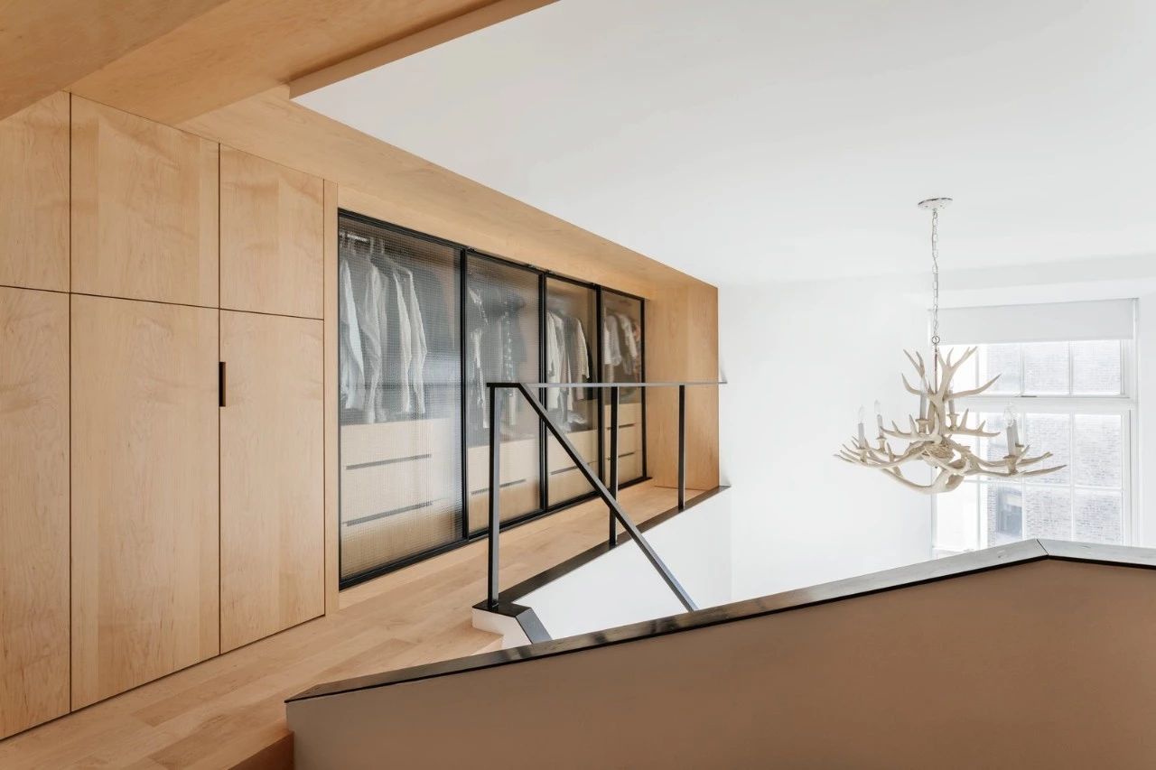 预算有限，纽约百年建筑变身个性公寓-12