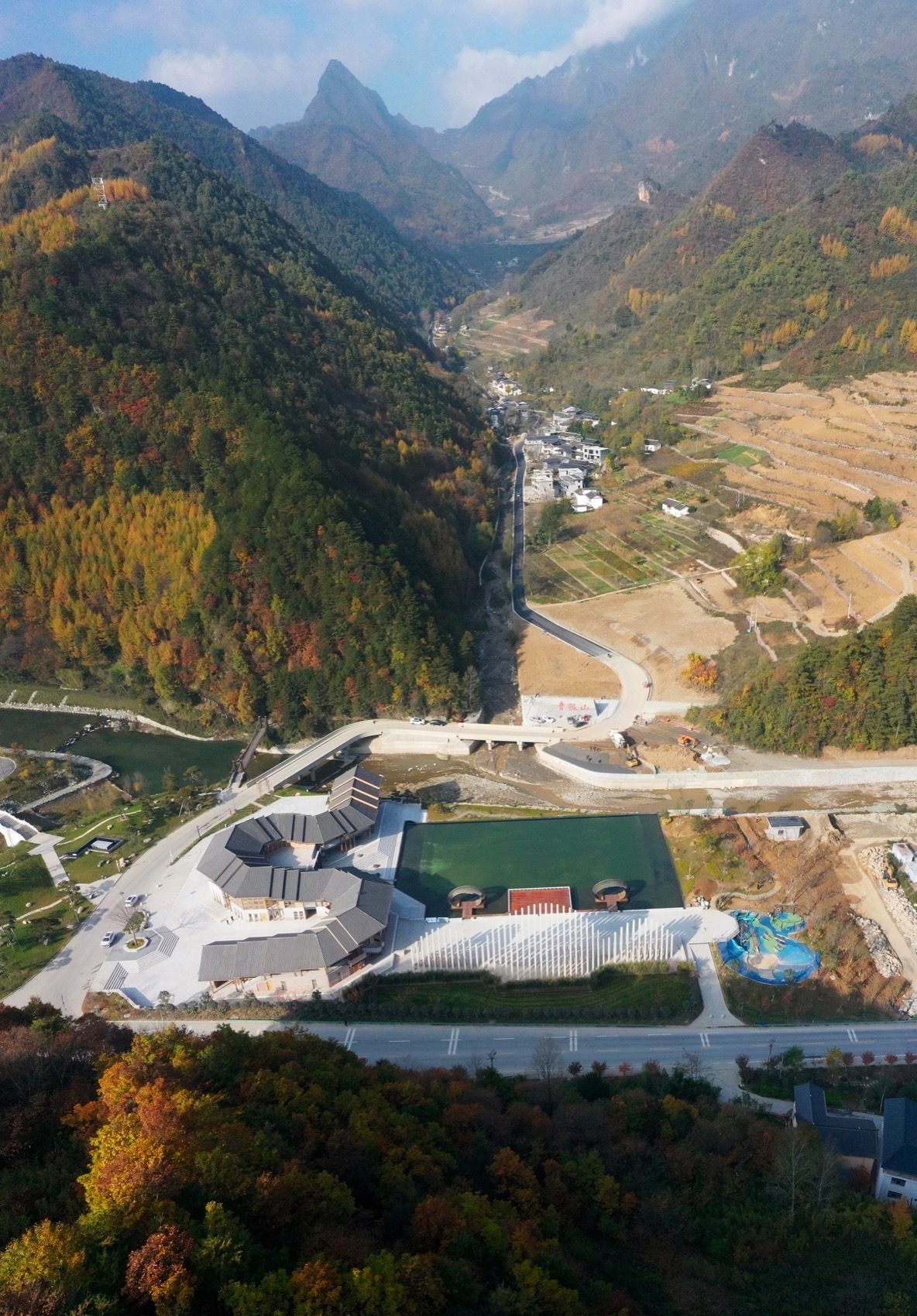 康县全域旅游游客集散中心，甘肃 / Farmerson Architects共生建筑设计（北京）有限公司-17