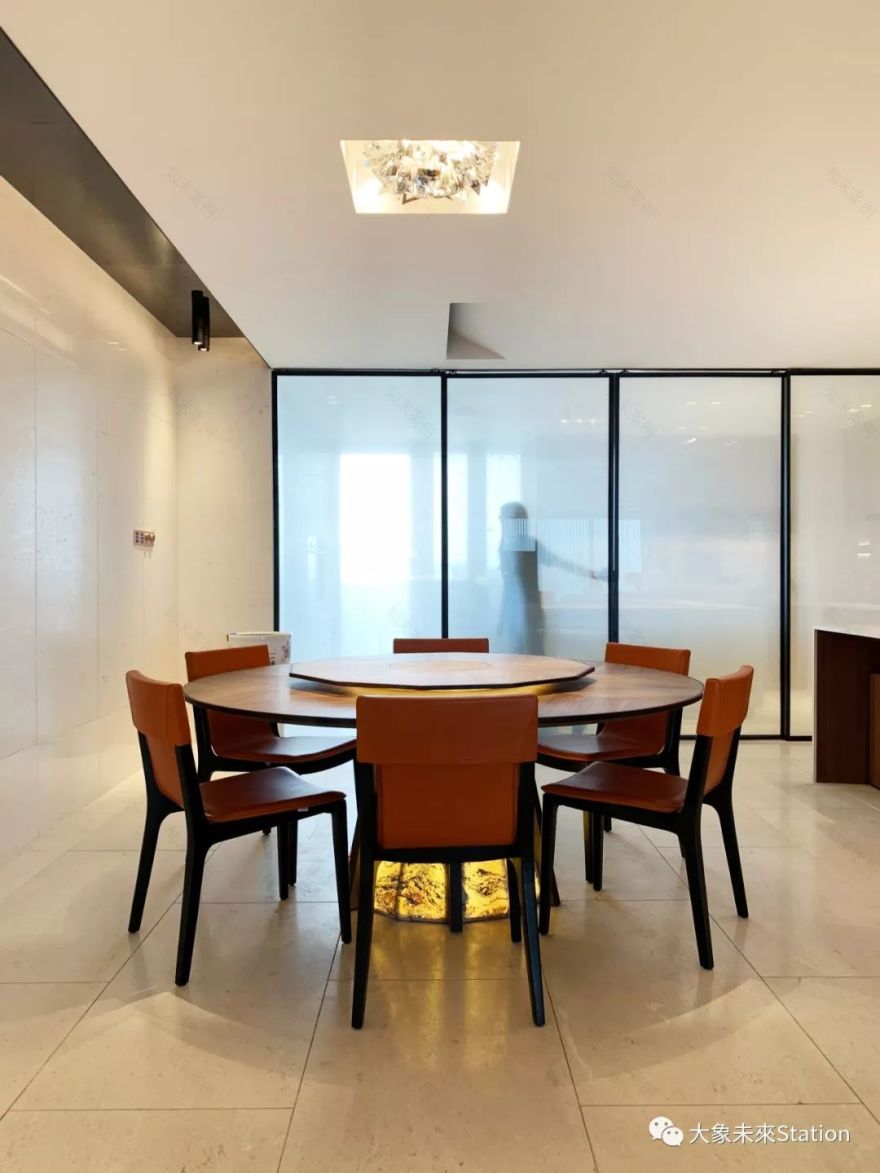 珠江畔的天誉半岛杨宅,融入 270 度江景的现代设计-76