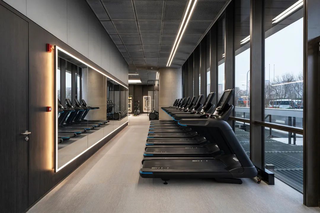 TRACTION 森林公园中的健身房丨生兵,屈飞婧-18